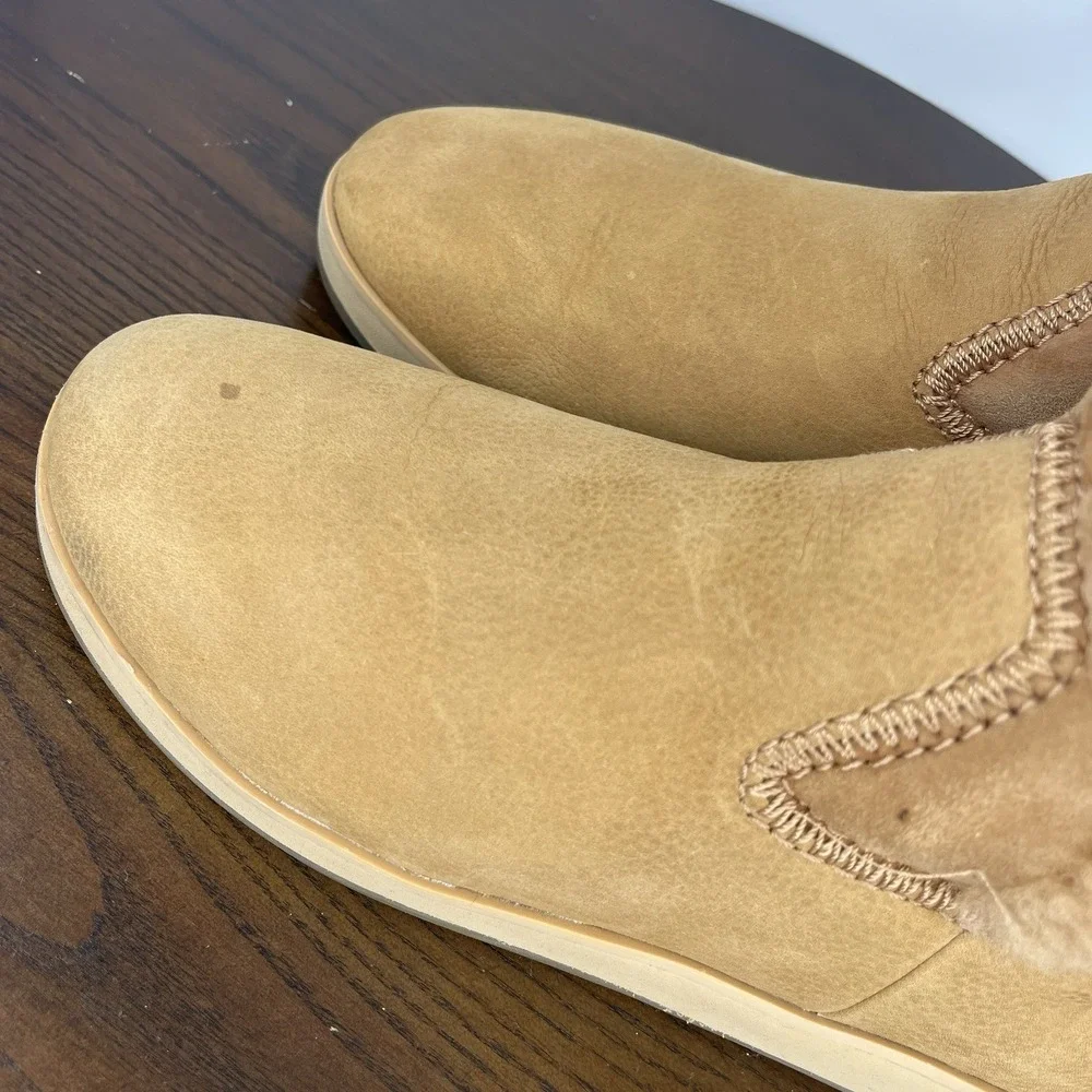 Olukai Pa'Ina Hulu Boots Womens 8 Tan Nubuck Leather Sheep Fur Winter Pull‎ On